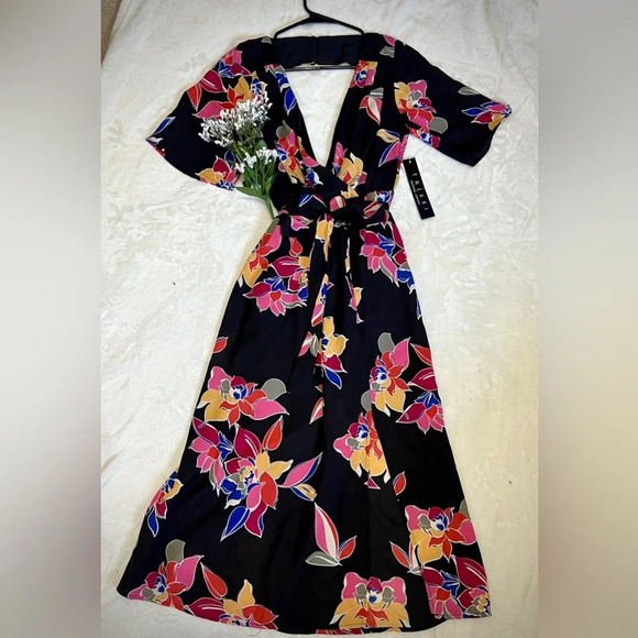 TRIXXI NWT Floral Tie Waist Wrap Midi Dress - Small - Picture 3 of 9
